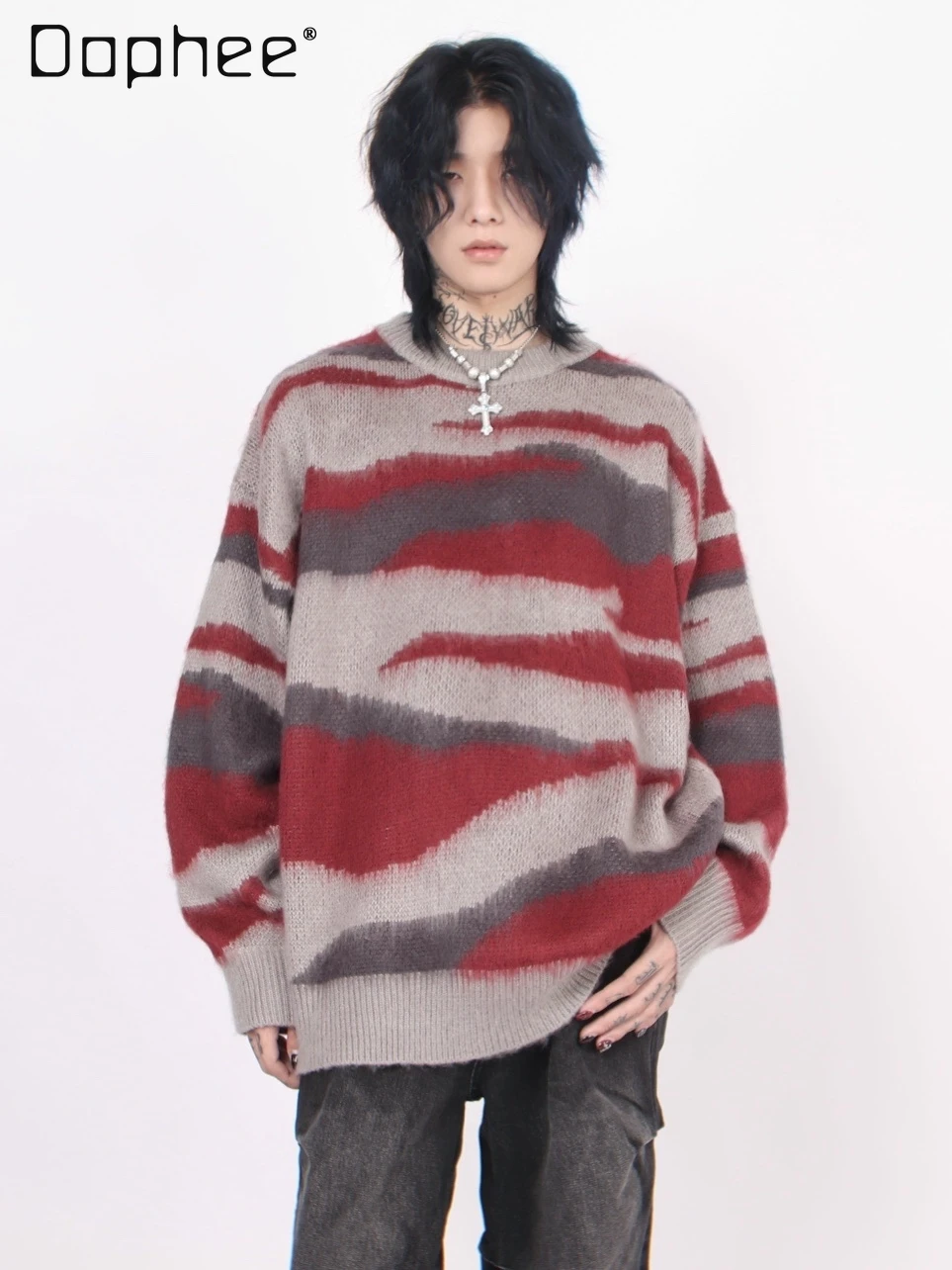 

Осень-зима уличный стиль мужской нерегулярный полосатый черный серый свитер американская пара красный серый свободный мягкий вязаный свитер