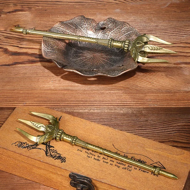 Exquisite Solid Brass Three-pronged Fork Statue Retro Miniature Desktop Ornament Vintage Greek Mythology Desktop Tea Pet Craft