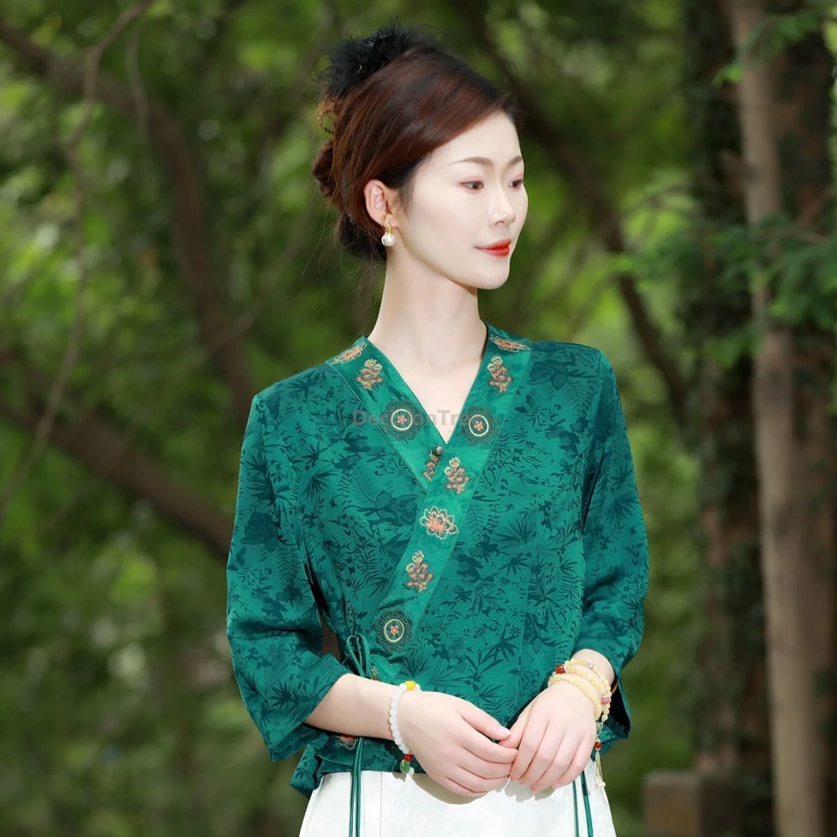 

2025 improved crossed collar hanfu top elegant lady daily versatile retro tang suit top chinese ethnic style embroidery blouse