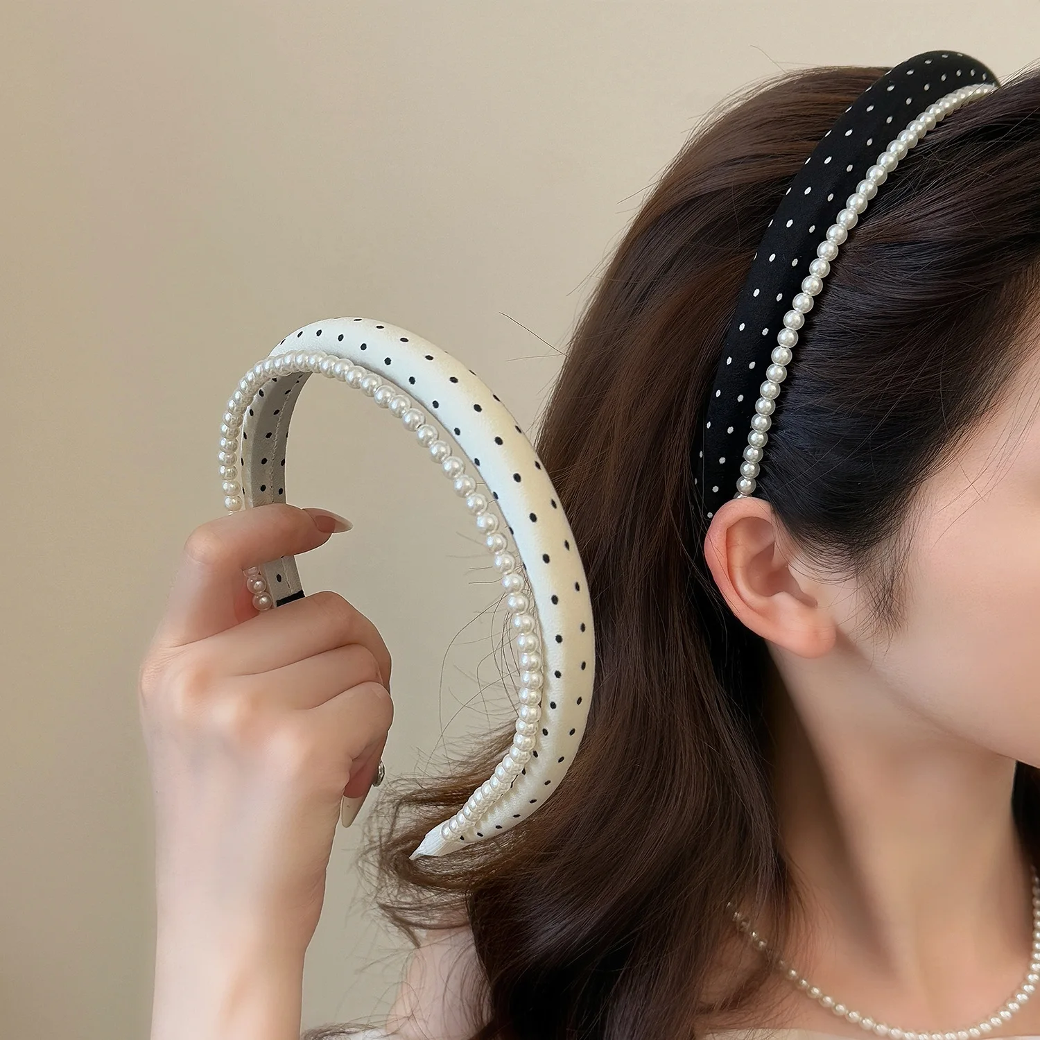 Hot Selling Polka Dot Pearl Headband Korean Style Non Slip Wide Sponge Hair Hoop for Women Face Wash Daily Outing Elegant