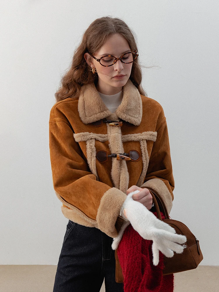 EGGKA Retro Brown Short Coat Thickened Flocking Warmth Horn Button Style Commute Fashion Women's Polyester Fiber Coat