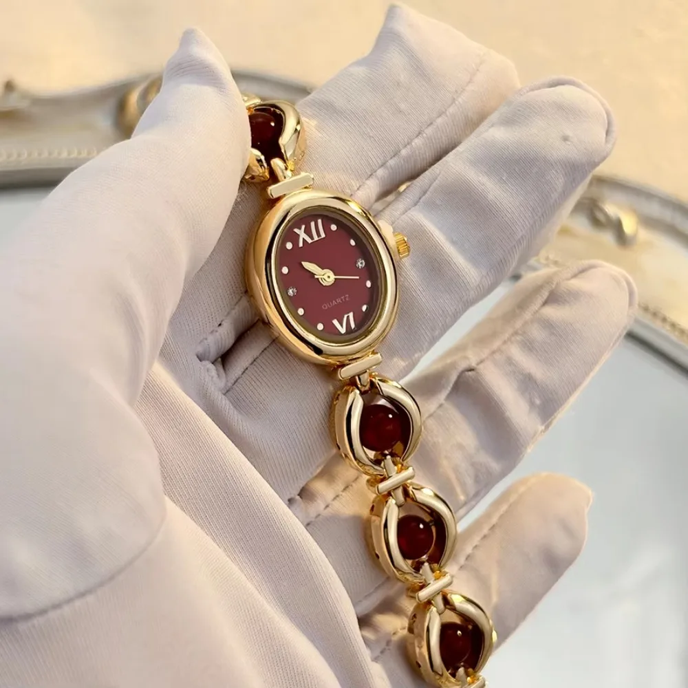 Oval Shape Oval Wrist Watch Mother of Pearl Translucent Dial Quartz Watch Elegant Alloy Wrist Watch for Women Daily Wear