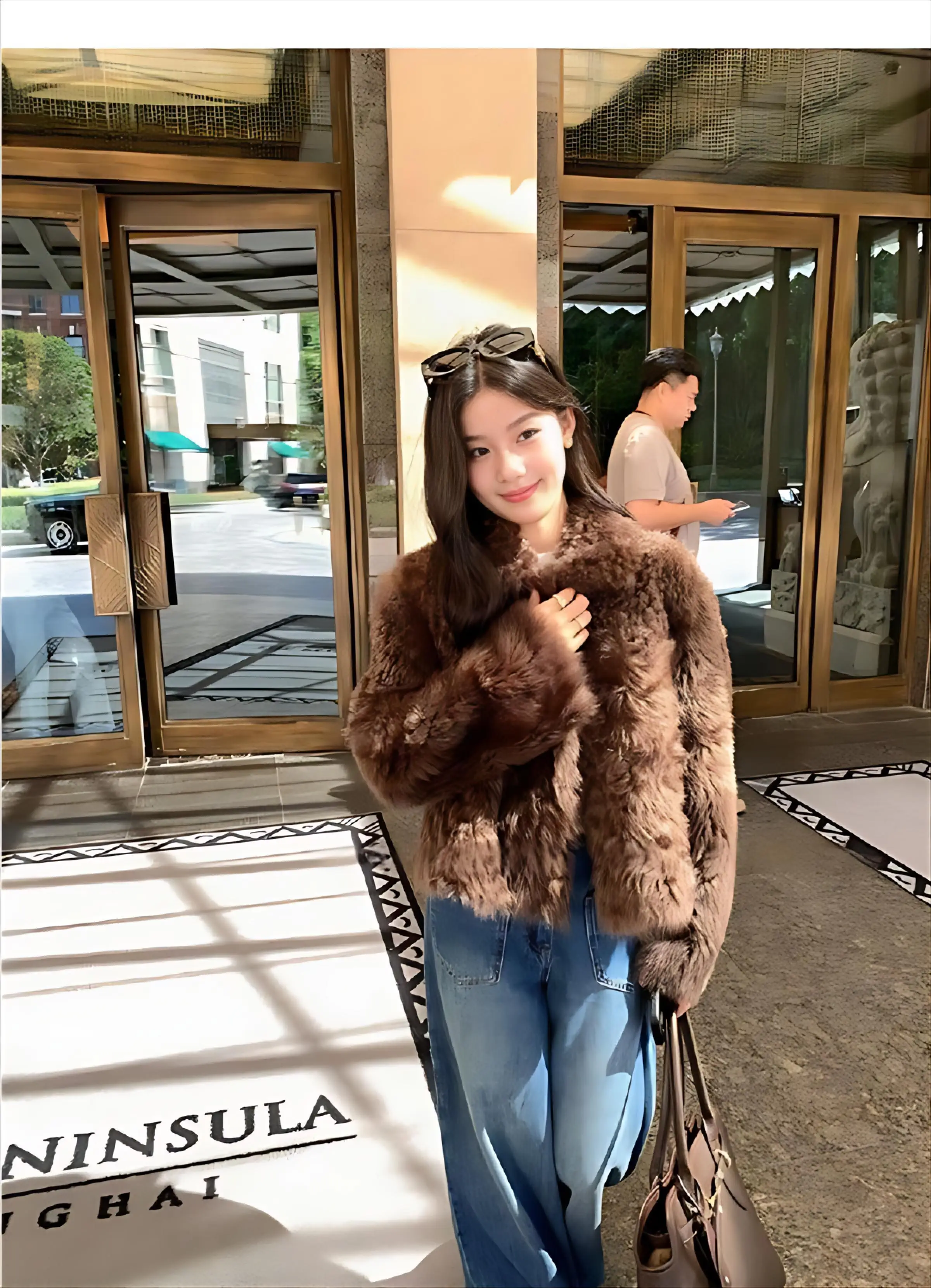 

Женские белые пальто из искусственного меха, элегантные, стрейчевые, с отделкой, эластичные манжеты, натуральный мех, винтажный стиль, для повседневной носки