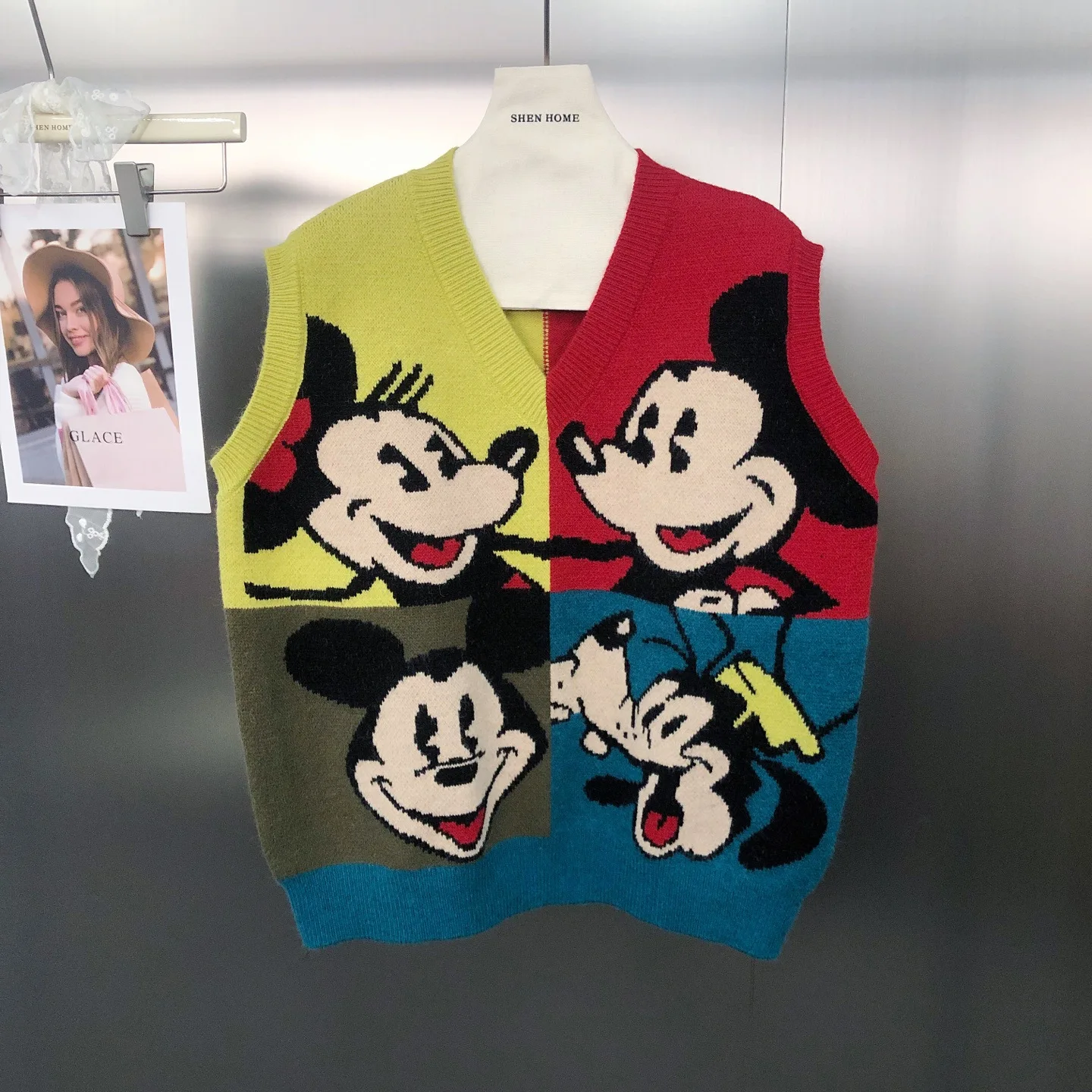 

MINISO Fashion Stacked Knitted Vest Autumn New Collection Mickey Jacquard Contrast Color Personalized Sweater Tank Top