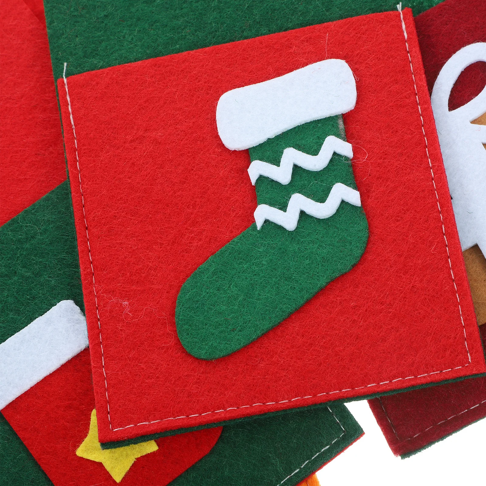 

4Pcs Felt Cutlery Holder Christmas Style Fork Spoon Storage Bags Xmas Party Silverware Holder Fork Cutter Silverware Decoration