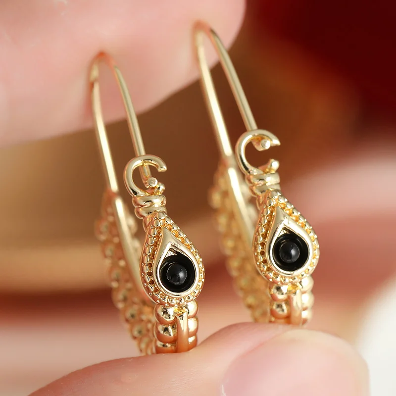 Exquisite Vintage-Ohrringe mit Goldbeschichtung für Damen, elegante Ohrringe im Hofstil, geeignet für den täglichen Arbeitsweg und Bankette als Accessoire.