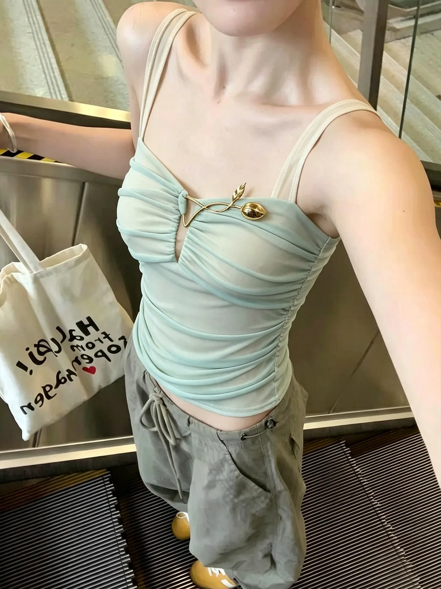 Unique Beautiful Green Lace Halter Vest Women Summer Super Good Looking Waist Cinched Sleeveless Top Inner And Outer Wear Bea...