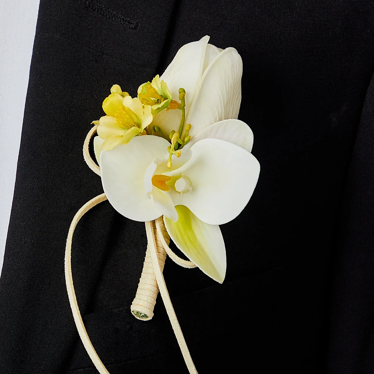 1pc Groomsmen Boutonniere, Artificial Tulip Lapel Pin Flower for Wedding Party Prom Dinner, Men's Formal Suit Corsage Brooch
