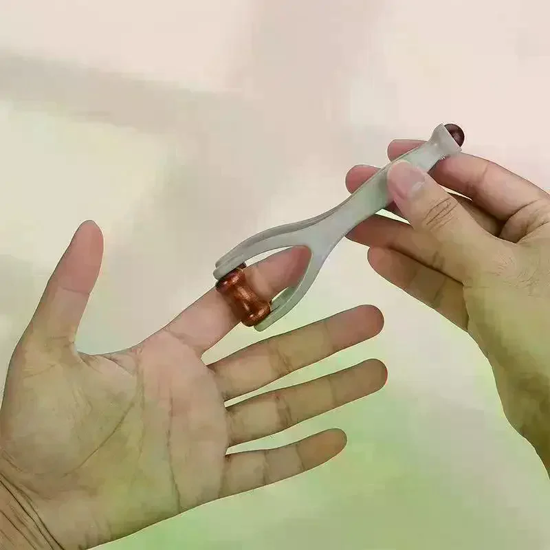 Finger Massager,Hand Massager,Suitable For Carpal Tunnel Syndrome.Hardwood Massage Roller Tool For Hand Discomfort,Stress Relief