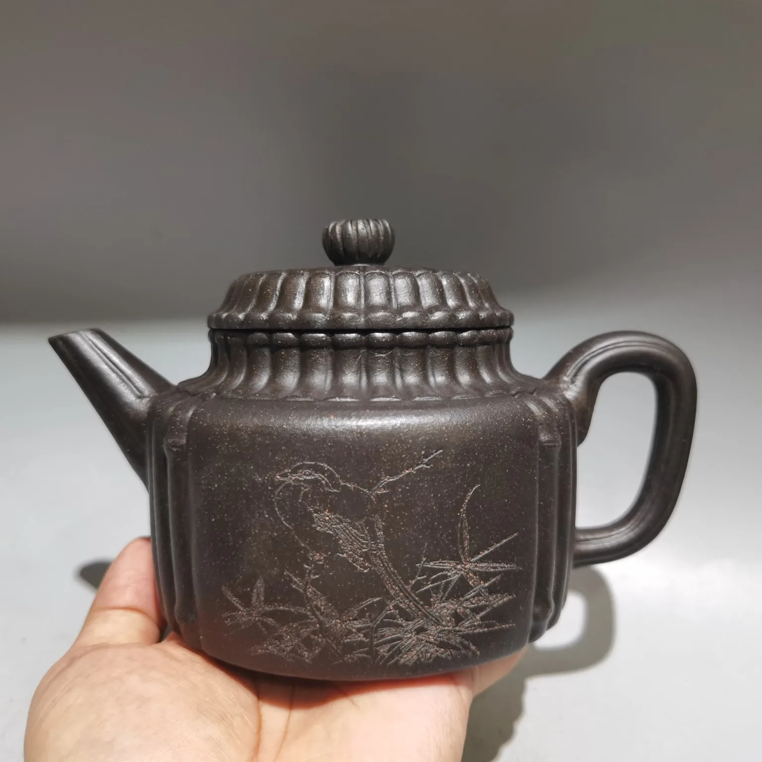 

7"Chinese Yixing Purple clay pot Tendon pattern Chrysanthemum pattern Clock shaped Teapot Pot Tea Maker Amass wealth Ornaments