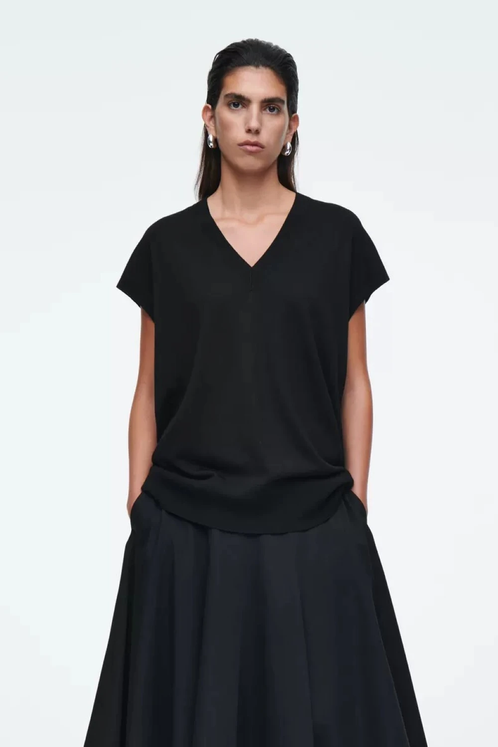 XIMIAN APPAREL 2026 traf cos Autumn new style of Ladies' Casual Fashion Standard Black V-neck wool blend knitted vest