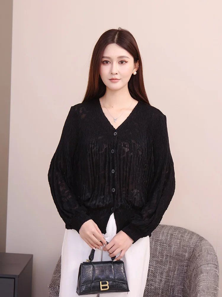 

Miyake плиссированная черная кружевная рубашка женская, новинка 2025, осень, однобортная блузка с длинными рукавами, футболка, женский кардиган