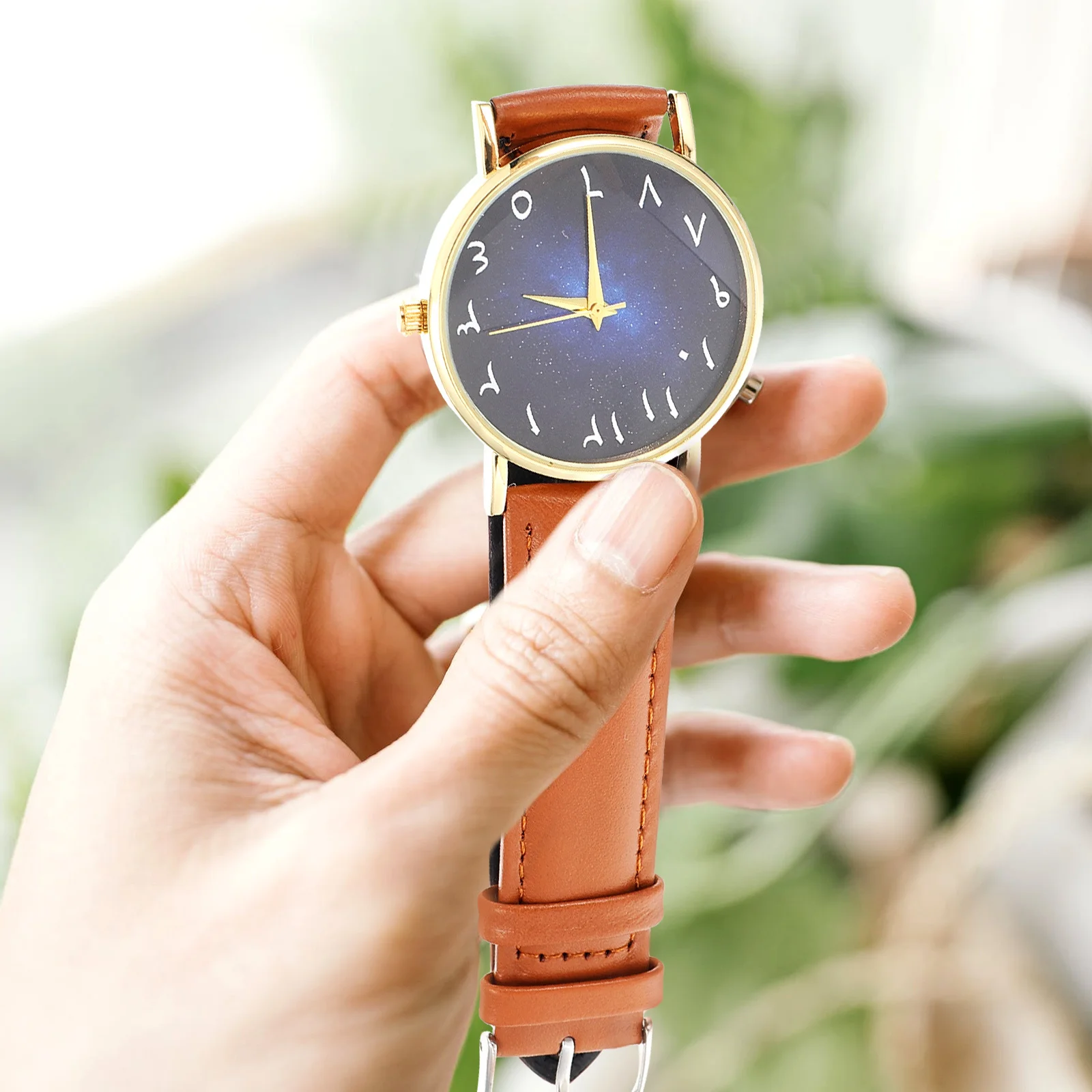 

Sky Dial Wristwatch Adjustable Strap Watch For Men Women Fashion Arabic Numerals Lightweight Decorative Timepiece