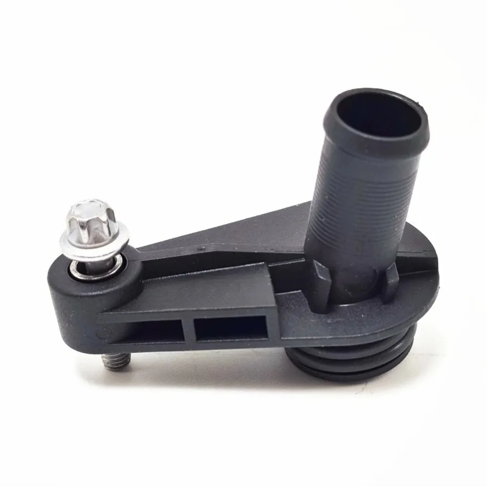 Oil Cooler Mid-cylinder Outlet Water Pipe Fitting for Land Rover Range Rover Evoanque Discovery Freelander 2