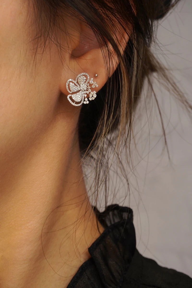 LUOWEND 100% 18K White Gold Earrings Shiny Flower Design 0.94carat Real Natural Diamond Stud Earrings for Women Fine Jewelry