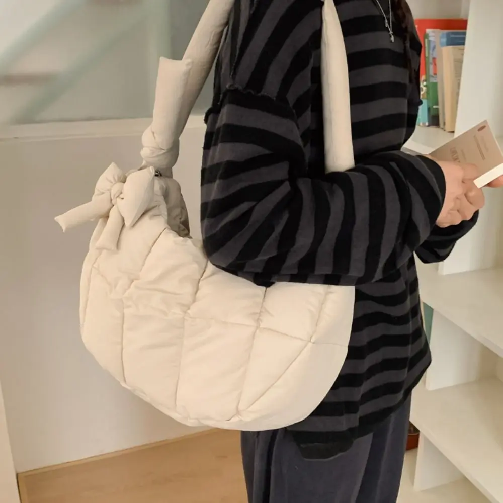 

Корейский стиль, пуховая хлопковая сумка через плечо, большая вместительная сумка с подвеской в виде банта, сумка через плечо с мягкой подкладкой, клетчатая нейлоновая стеганая сумка