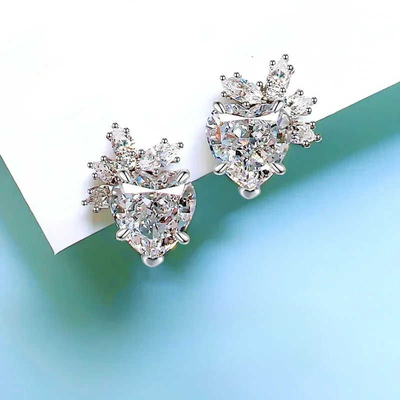 

Fashionable, Luxury, Small and Versatile, 925 Sterling Silver Love Earrings Inlaid with High Carbon Diamonds for Wedding