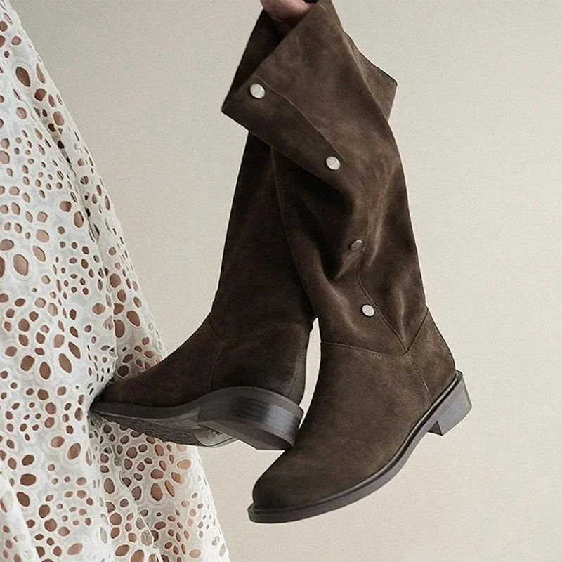 Eilyken النساء أحذية عالية في الركبة الخريف الشتاء الرجعية أشار تو ساحة منخفضة الكعب أحذية مصمم مشبك حزام الجوارب الطويلة