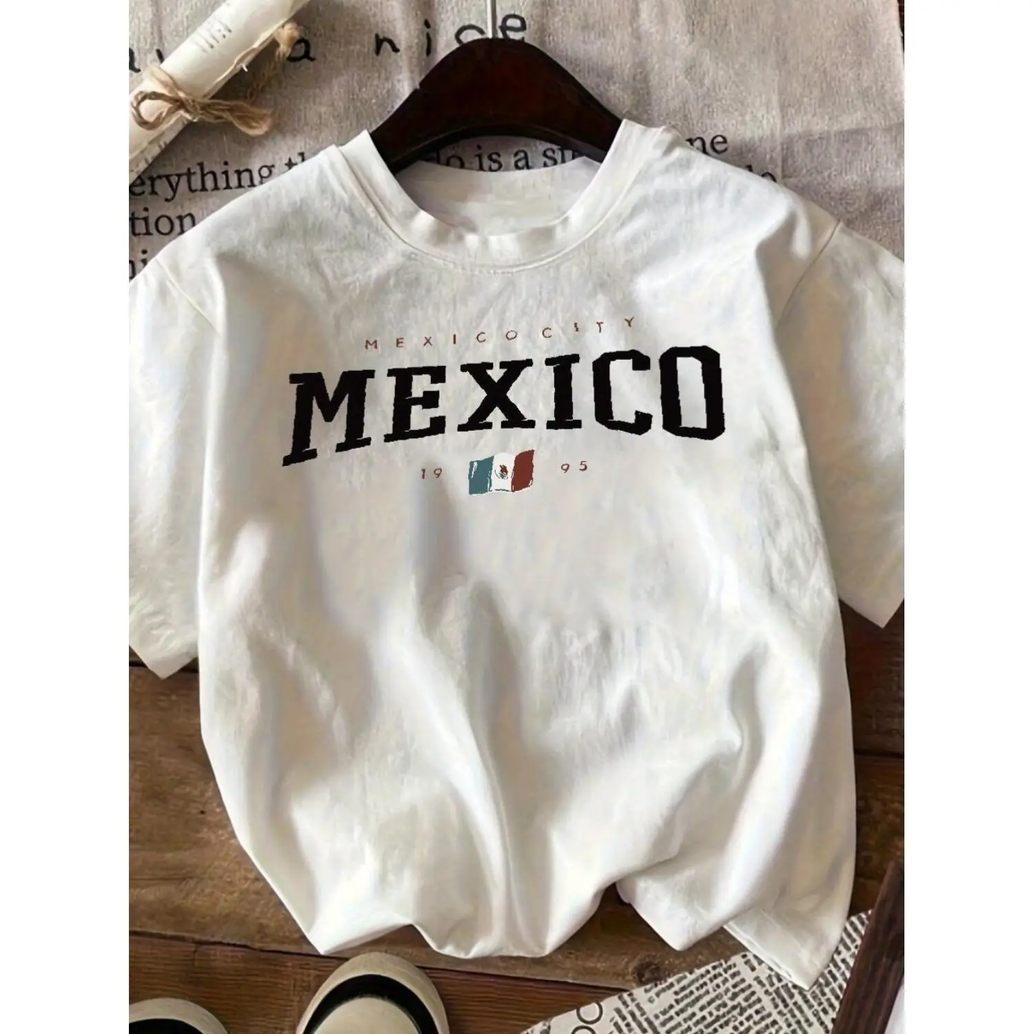 Women's Mexico City 1995 Graphic T-Shirt - Short Sleeve Round Neck Casual Top with, Spring Summer Fall Wearable Vintage Tee for Everyday Outfits & Layering, Machine Washable Retro Style 1995
