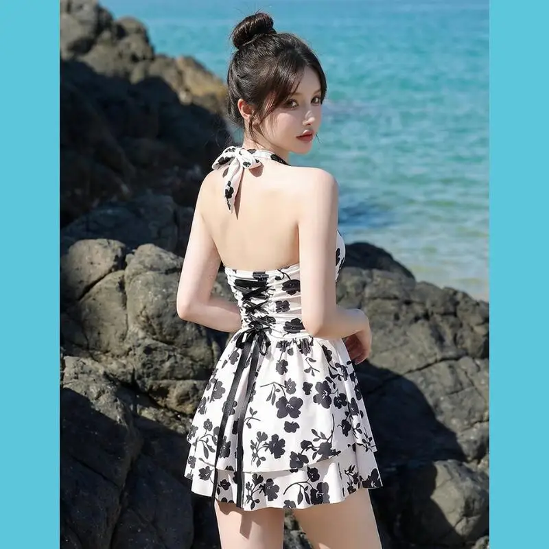 2026 Summer New Women Fashion High End Feeling Slightly Fat One Piece Swimsuit Conservative Beautiful Seaside Vacation Swimsuit