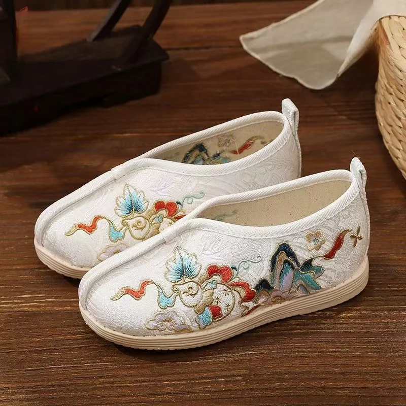 2026 Boy's New Ethnic Style Embroidered Cloth Shoes Spring Autumn Soft Sole Round Toe Shallow slip On Flat Sole Hanfu Shoes