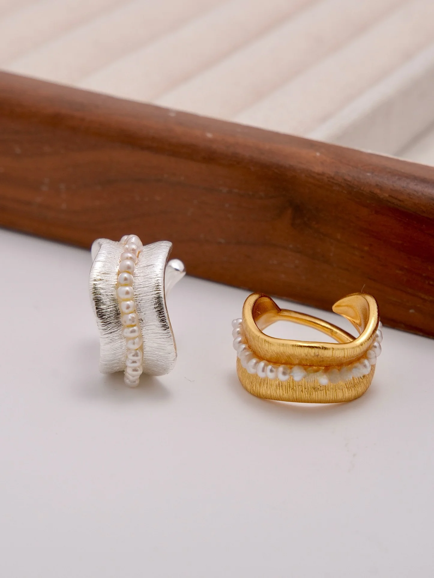 anillo-elegante-de-perlas-naturales-para-mujer-diseno-Unico-moderno-versatil-simple-con-personalidad-estilo-retro-joyeria-de-lujo