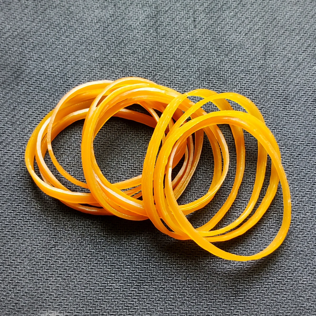 100pcs Yellow Nature Rubber Bands Industrial Ring Elastic Rubber Band Office Rubber Ring Strong Elastic Bands Stationery Holder