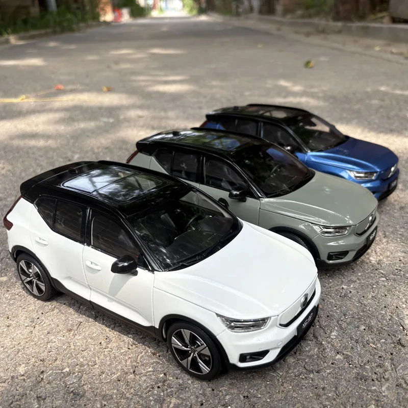 

Оригинальная масштабная модель 1:18, перезарядка VOLV0 XC40 2022, под давлением модель для коллекции и демонстрации