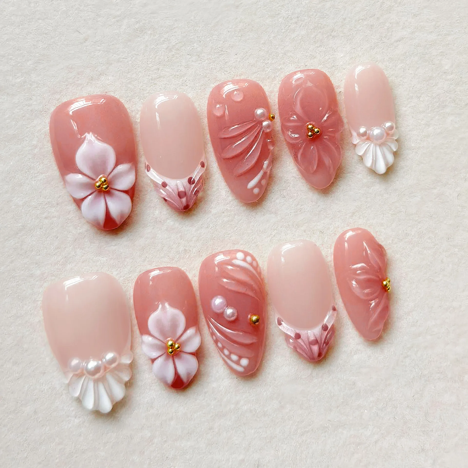 24Pcs Mid-length Oval Pearl Chain French Fake Nail with Flower Pattern Pess on Nail Tips Pink Almond Reusable Acrylic False Nail
