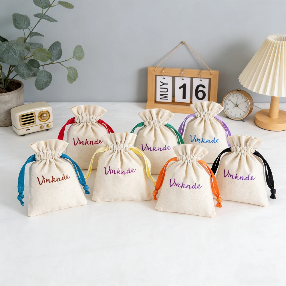 

100 шт., муслиновые холщовые хлопковые сумки с логотипом, серьги, ожерелье, ювелирные изделия, косметическая посылка, сумка на шнурке, свадебный органайзер для путешествий