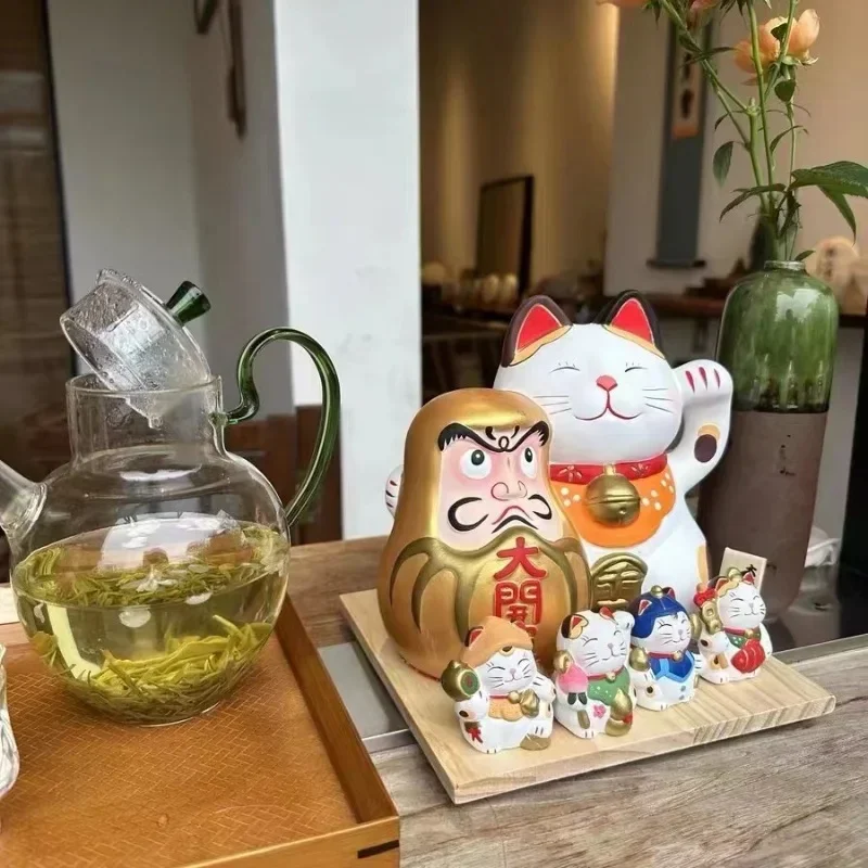 Zhaocai Cat 8 inch hand-painted Japanese ceramic cat creative home shop decoration pieces Dharma wholesale home decoration