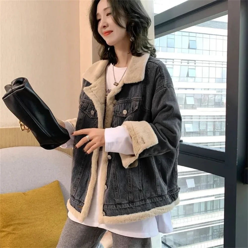 Denim Jacket Women Thicken Spliced Warm 2023 new Autumn Wintercoat Lamb WoolSnow Jean Coat Women Outerwear Female Thicken Jacket