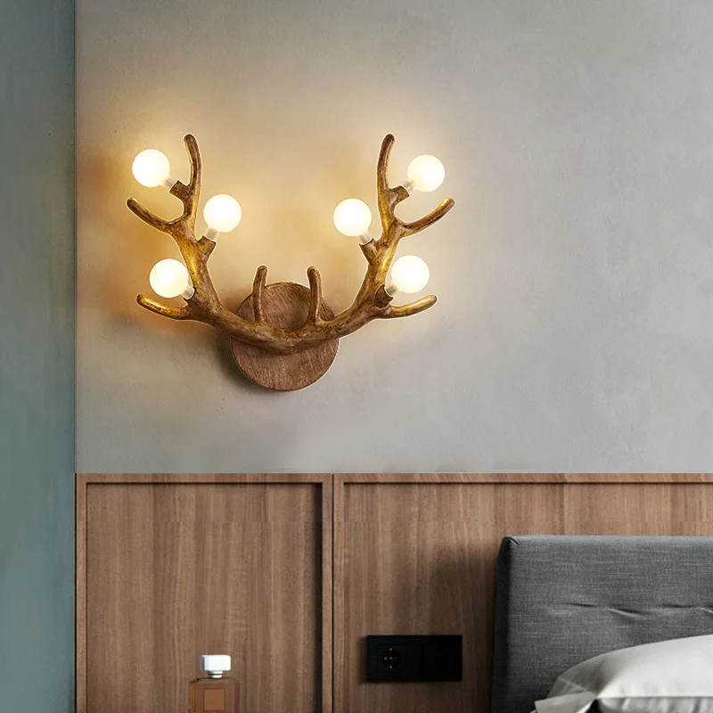 Rustic Tree Branch Wall Light with Deer Antler Design for Bedroom Wall Sconce Bar Decoration American Style Corridor Wall Lamp