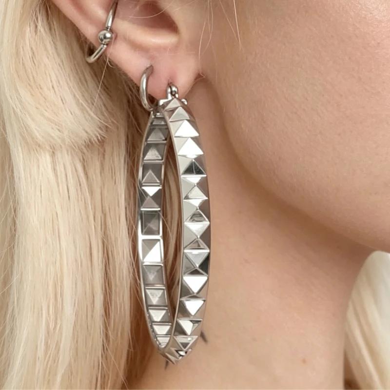 Punk Fashion Brass Rivet Hoop Earrings for Women 90s Goth Earrings Cool Hip-hop Aesthetic Y2K Accessories