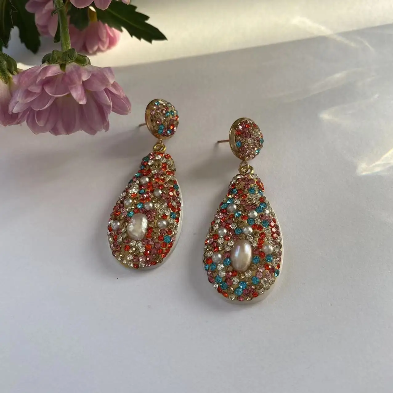 

Vintage Natural Baroque Pearl Inlaid Water Rhinestone Earrings for Women Water Drop Pendant Jewelry