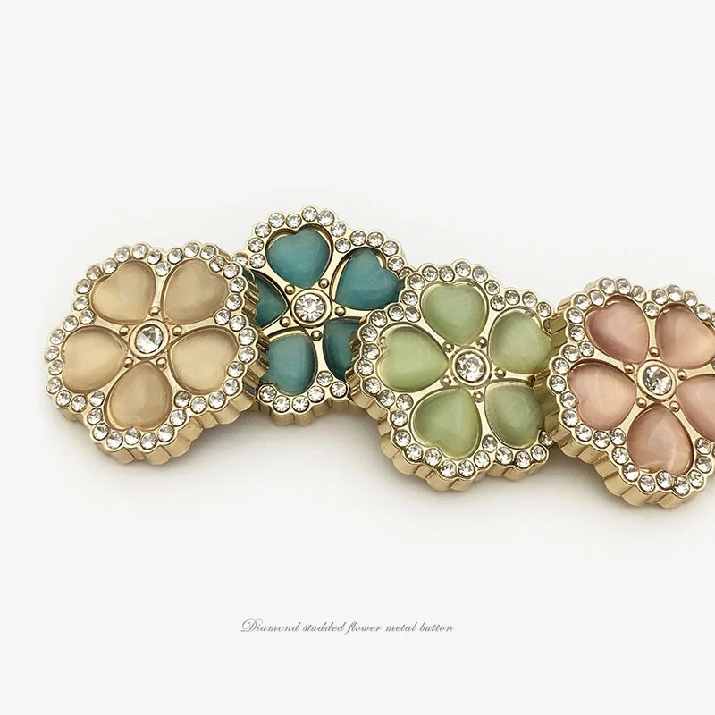 

6PCS Flower-shaped metal buttons with diamonds for coats, blouses, suits, sweaters and cardigans, decorative diamond buttons.