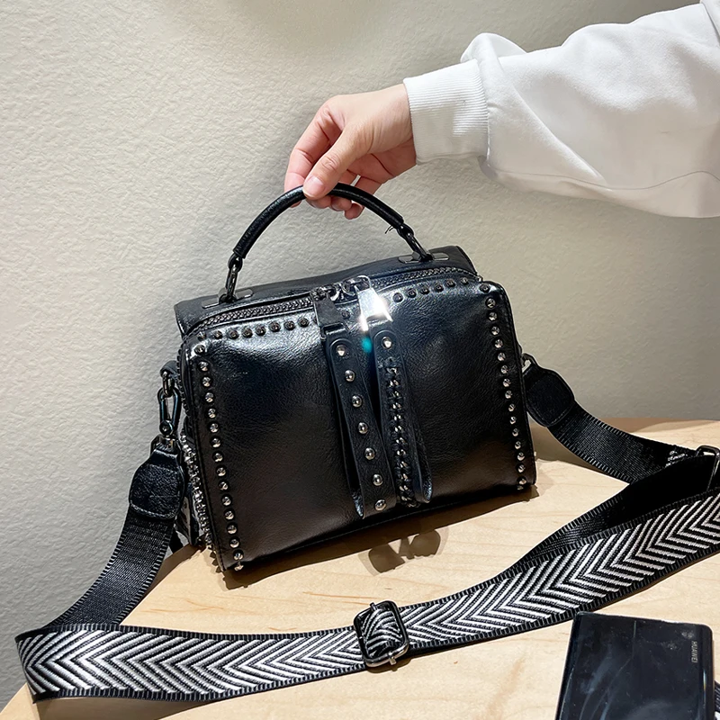 Casual Leather Crossbody Bag Women's  New Sle Rivet Square oulder Bag Faionable Briti Sle Pure Color Leisure Ha...