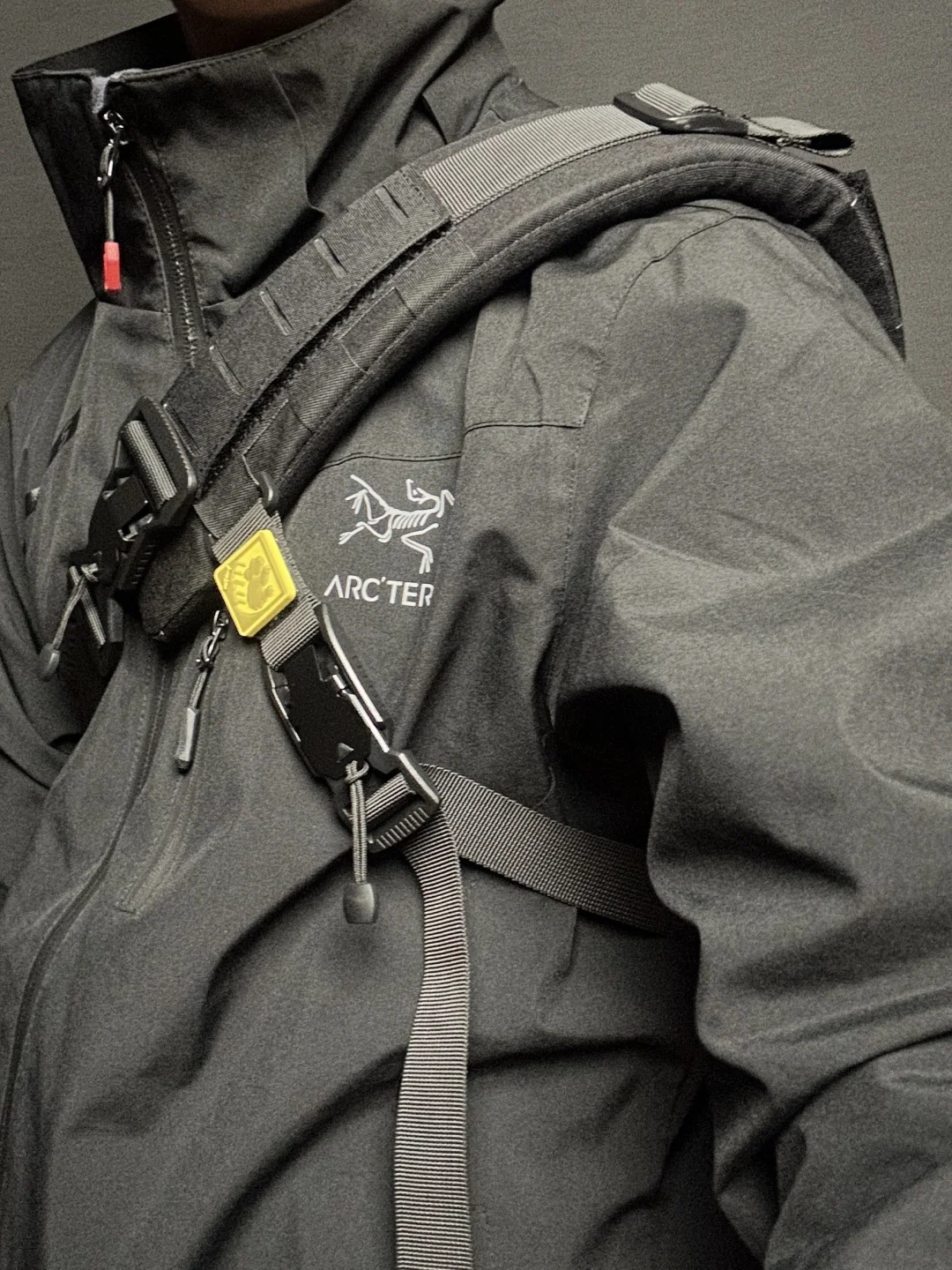 

Heli Industrial Противоскользящая подушечка объединитель воздушный ремень Дышащий рельефный вспомогательный пояс MOLLE Универсальный спортивный пояс для улицы...