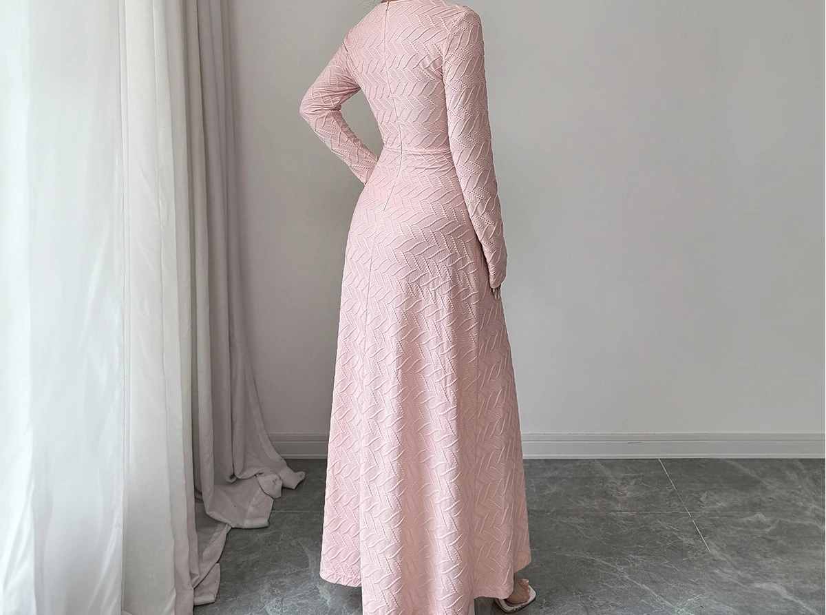 فستان أنيق بأكمام طويلة على شكل حرف V عميق فستان نسائي لخريف وشتاء 2025