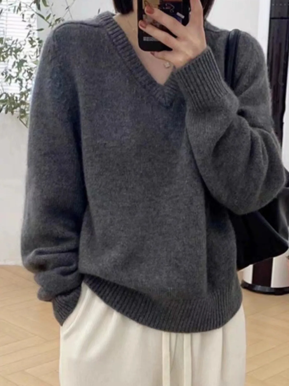 European goods high-end 100% cashmere sweater women autumn and winter loose soft V-neck bottom sweater high-grade knit sweater