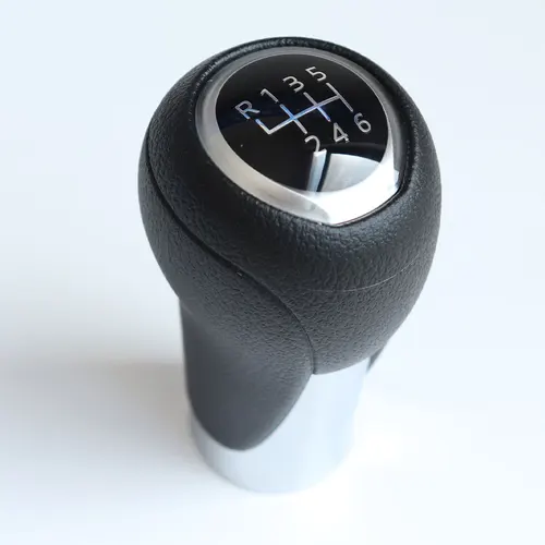 Imagen 2 del producto Perilla de palanca de cambios Manual de 6 velocidades para coche, palanca de cambios de cuero negro para Mazda 3 6 CX-5 2014-2017 KD 5346030 Un coche de accesorios