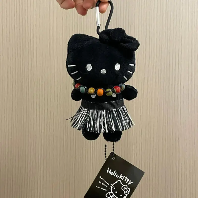 Urocza Kreskówkowa Kawaii Hawajska Spódniczka z Trawy z Czarną Skórą Hello Kitty Pluszowa Lalka Brelok Zawieszka do Torby Zabawka Prezent