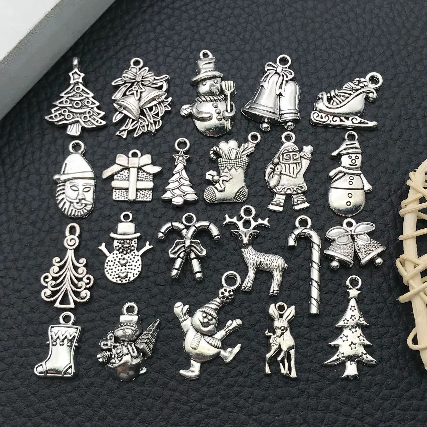 New Assortment of 22 Pieces: Snowman, Christmas Tree, Reindeer, Snowflake Alloy Pendants - Vintage Silver Christmas Series Charm
