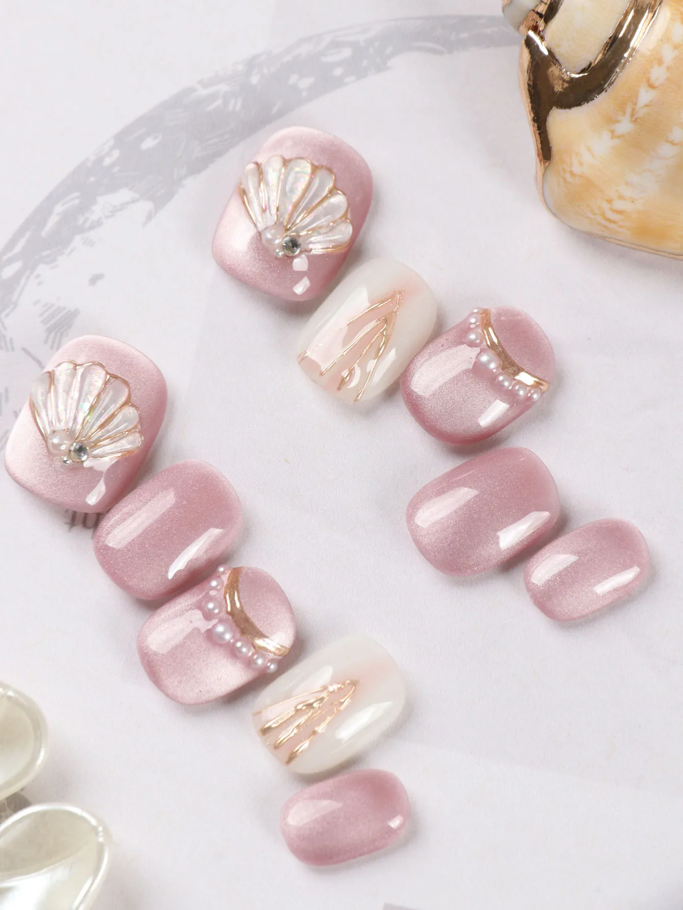 10Pcs Press on Nails Fake Nails Short Pink Cat's Eye Shell Includes 1 Sheet of Adhesive Tabs & 1 Pc Mini File