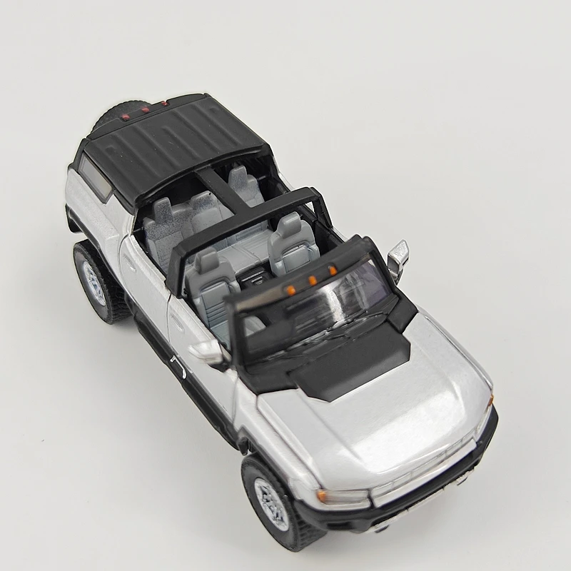 1:64 Simulated Hummer EV Alloy Car Model Ornament Mini Small Static Desktop Decoration Gift rich in details, finely crafted