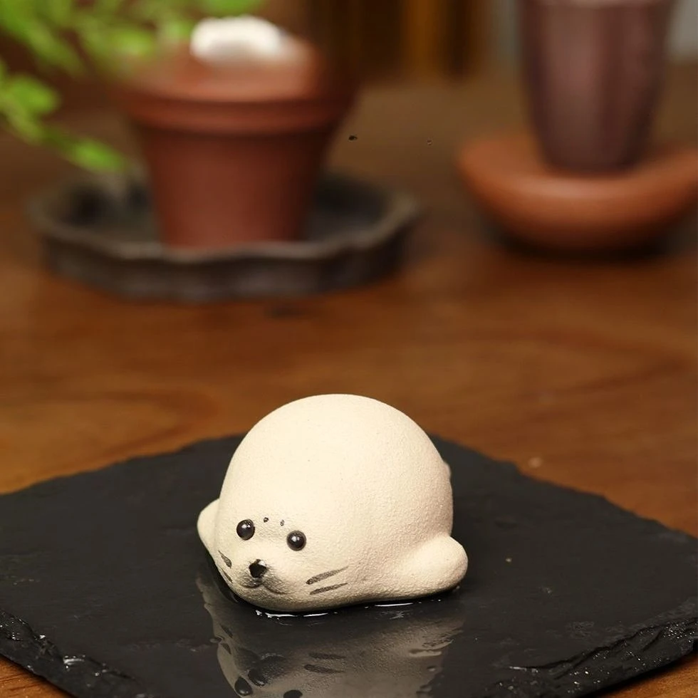 Little Seal Tea Pet White Jade Section Clay Palm Little Lovely Decoration Fashion Creative Raw Ore Purple Sand Pure Hand Tea Pet