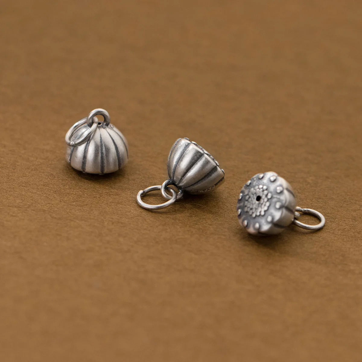 1pc/lot 999 Pure Silver Vintage Lotus Seed Design Jewelry Charms Manual Necklace Bracelets Silver Pendants DIY Fancy Accessories