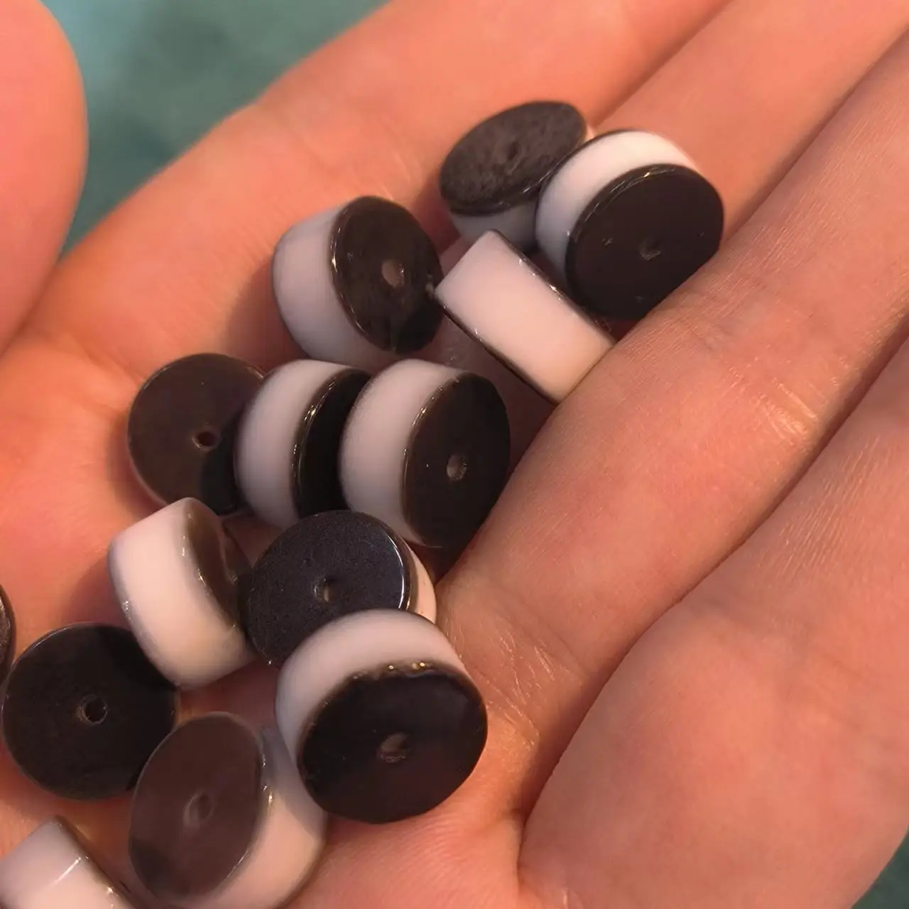 100pcs/lot natural boutique old agate beads wholesale black white weathered pattern West Asia Sliced beads accessories diy