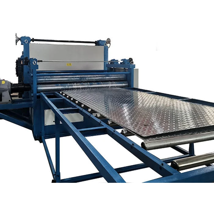 Livellatrice per piastre metalliche con pressa per goffratura antiscivolo a quadretti da 1-6 mm certificata CE