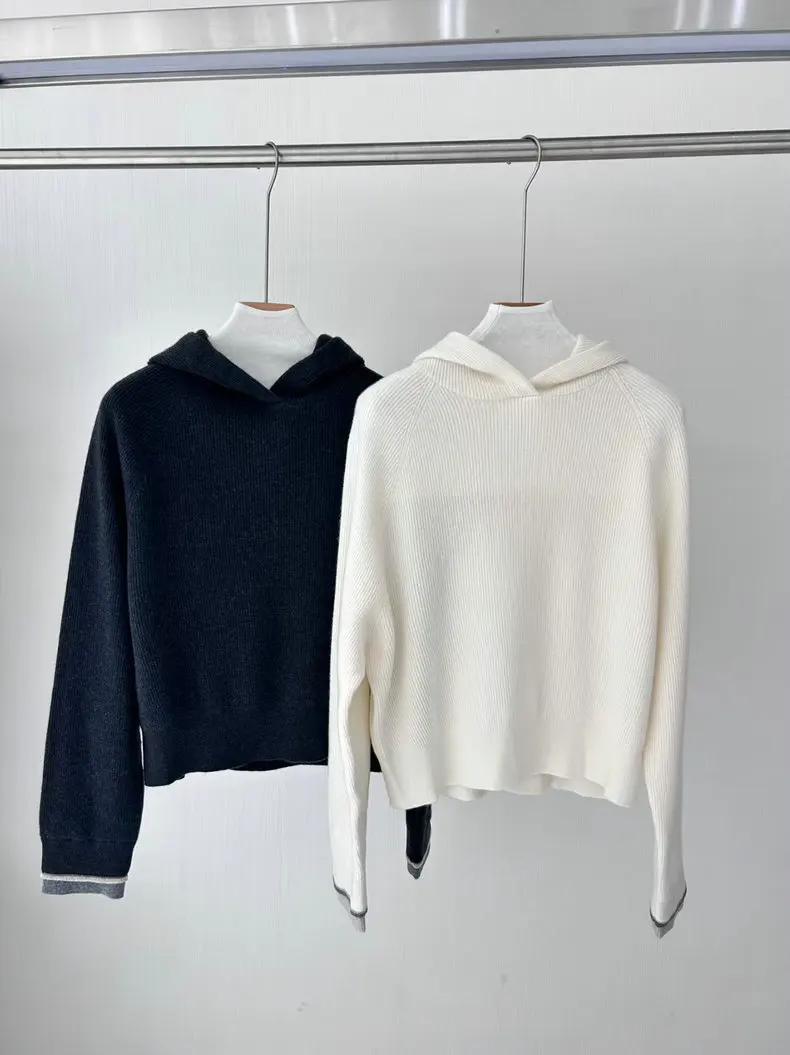 

Women Beaded Chain 2-Piece Set Long Sleeve Hooded Sweater + Elastic Waist Trousers Casual 100% Wool Suit
